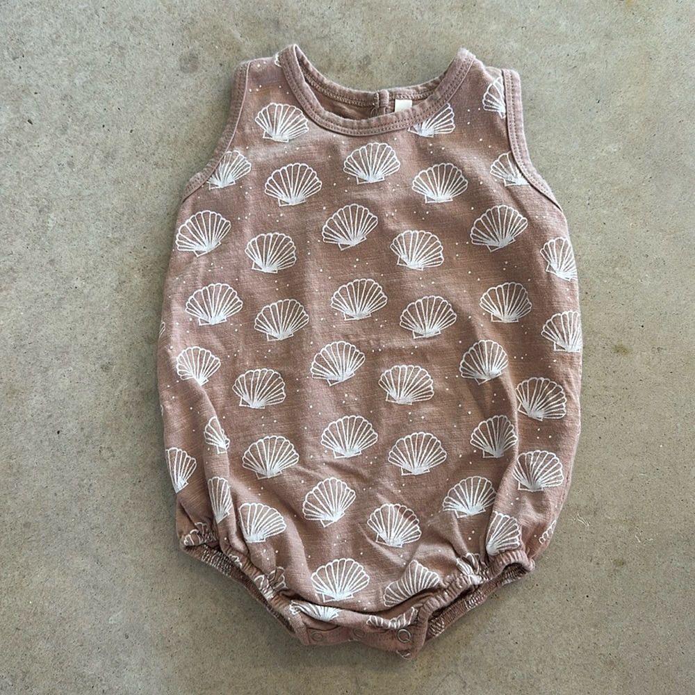 Rylee + cru sea shell sleeveless bubble romper / onesie